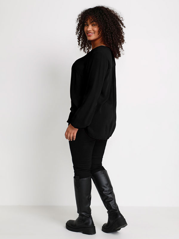 AMI - Plus Size Blus fra Kaffe Curve