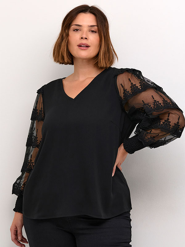 KCELLIS - Plus Size Blus fra Kaffe Curve