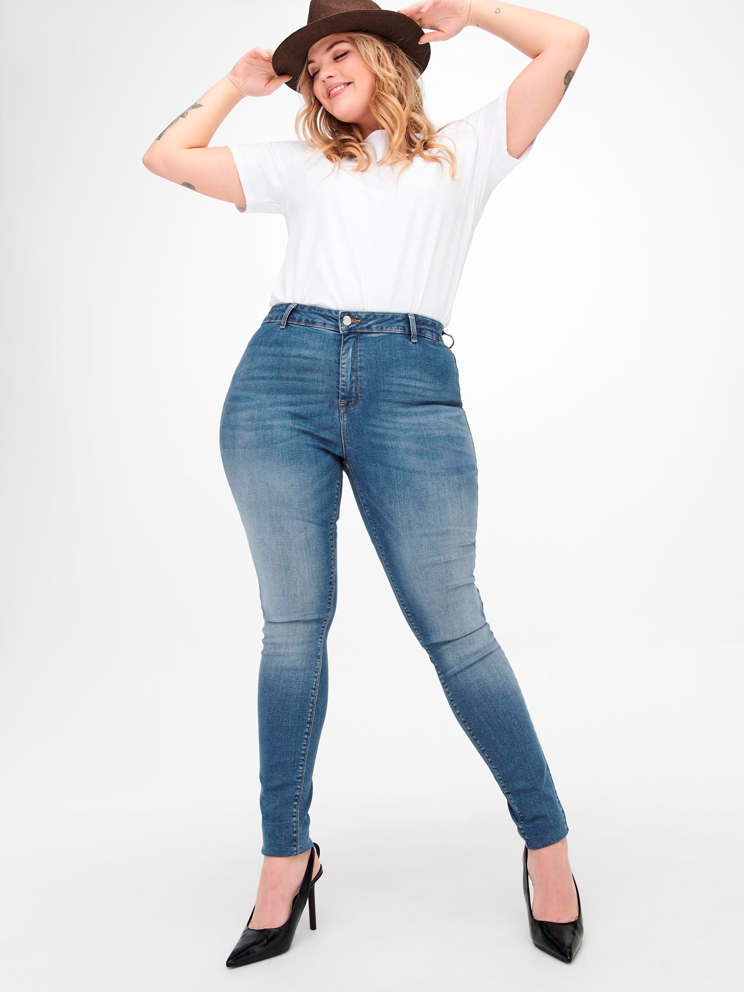 HUBA  - Plus Size Jeans fra Only Carmakoma