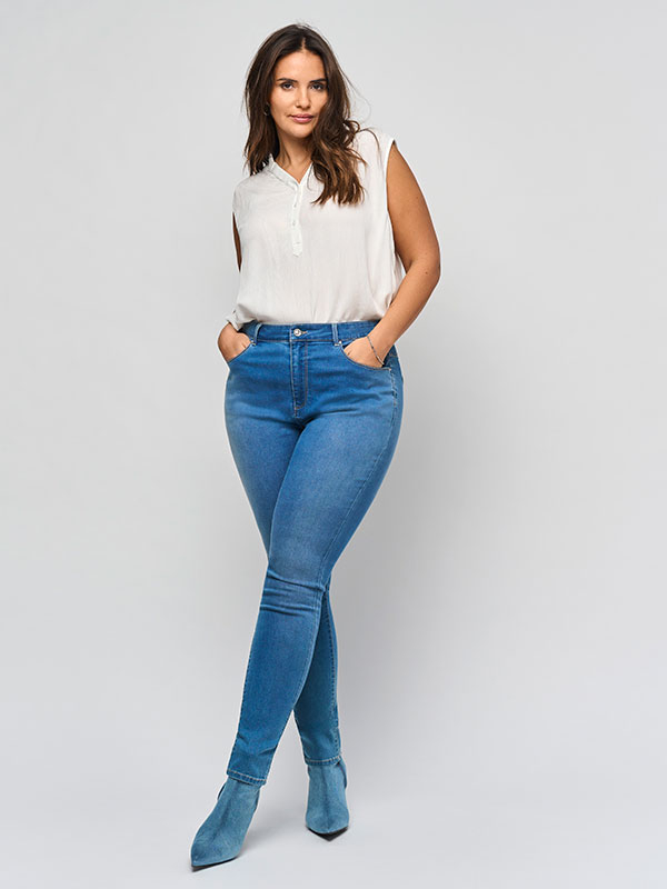 CARJETTE - Plus Size Blus fra Only Carmakoma