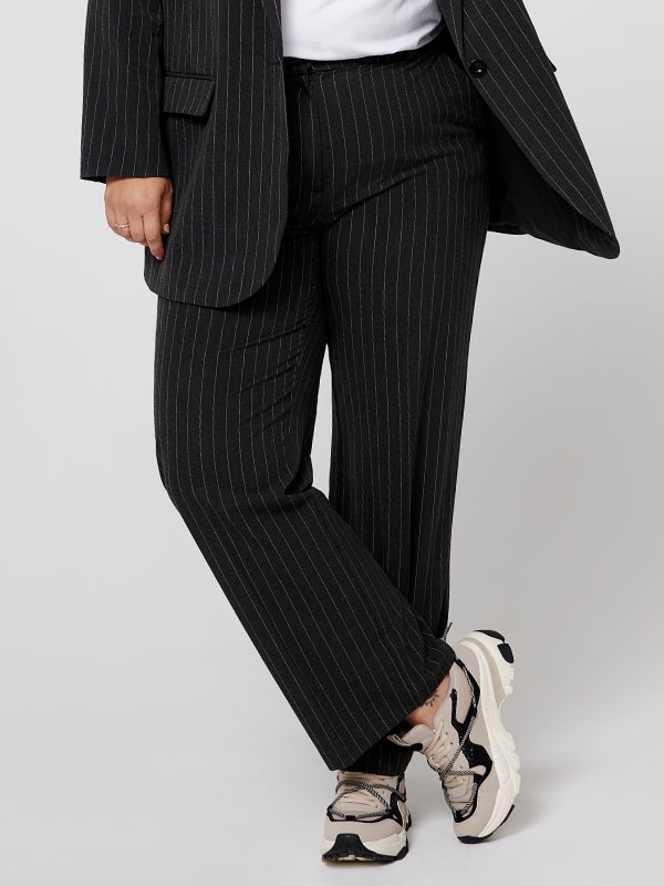 CARBRIE - Plus Size Suit pants fra Only Carmakoma