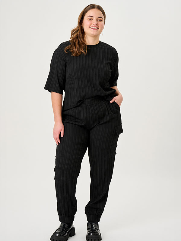 ADGINNIE - Plus Size Byxor fra Adia