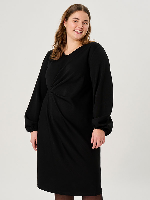 ADGLADIS - Plus Size Klänning fra Adia