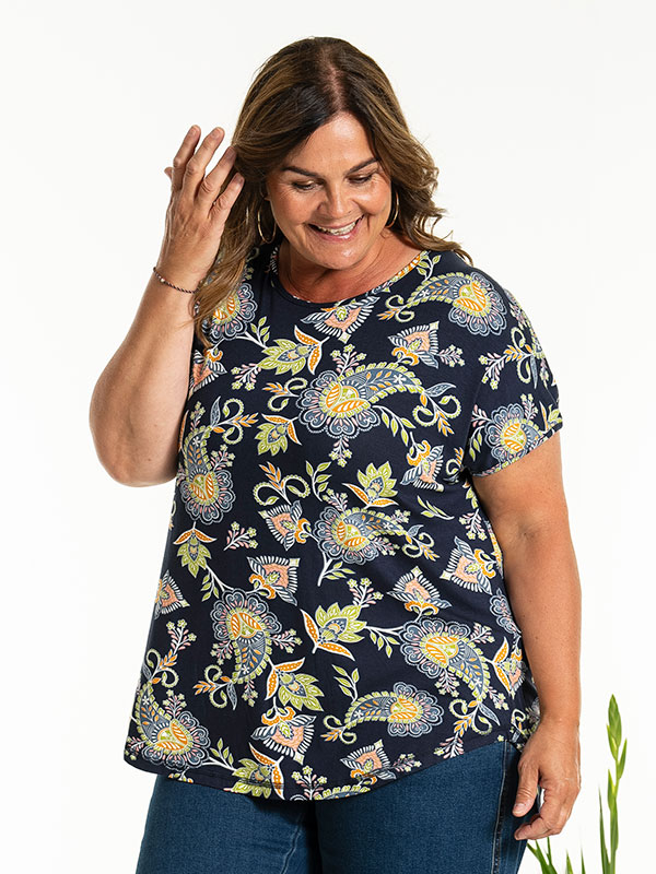 GITTE - Plus Size T-shirt fra Gozzip