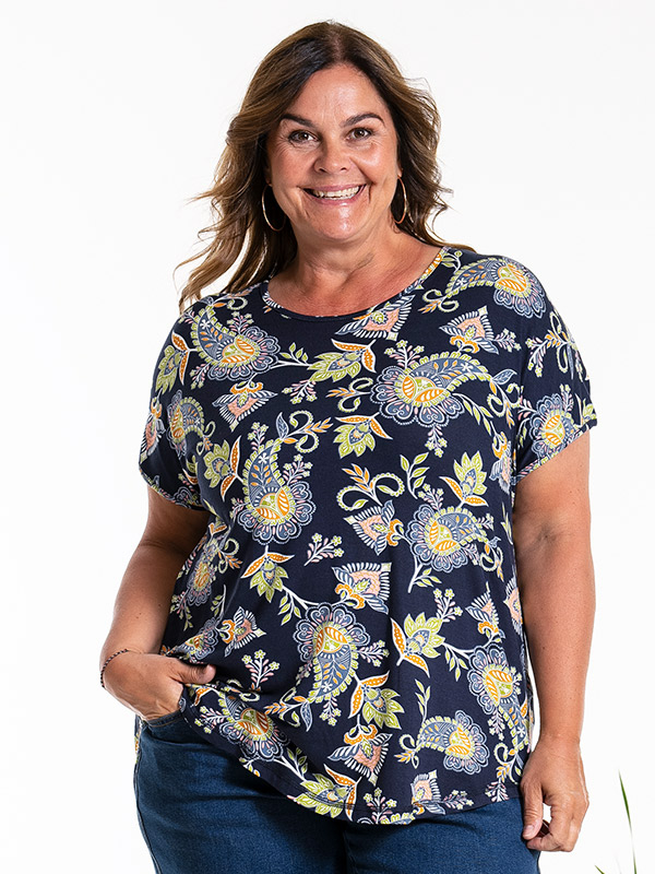 GITTE - Plus Size T-shirt fra Gozzip